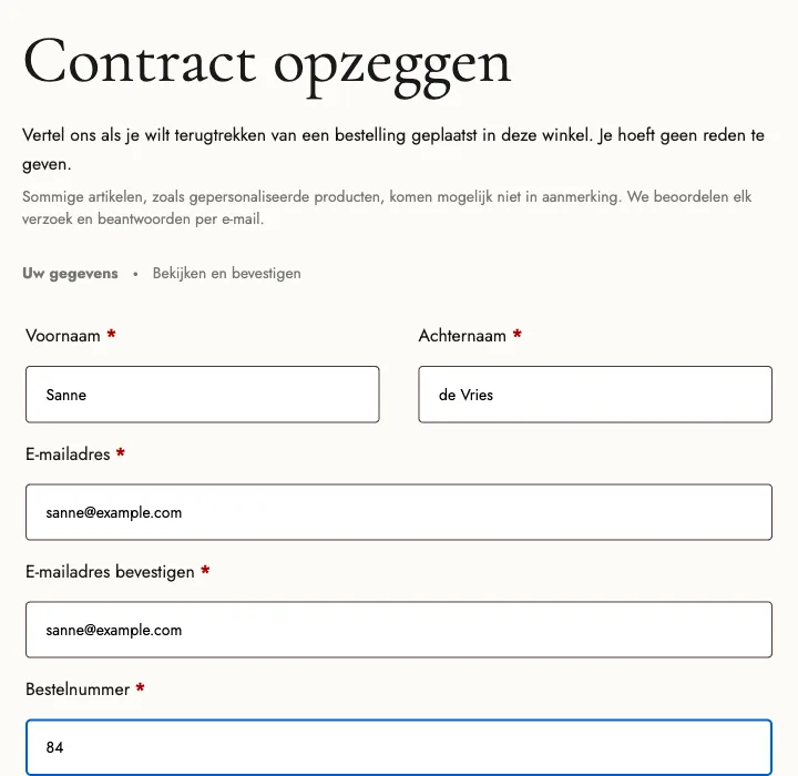 Het ingebouwde herroepingsformulier van WooCommerce 11.2 in het Nederlands, als gast geopend zonder in te loggen. De kop luidt Contract opzeggen, met velden voor voornaam, achternaam, twee keer het e-mailadres en het bestelnummer.